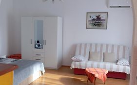 Studio Bella